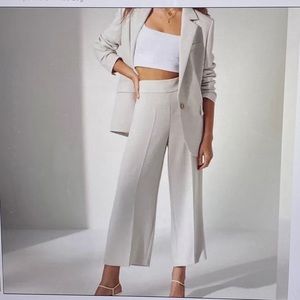 Aritzia Off-White Wide Leg Trousers